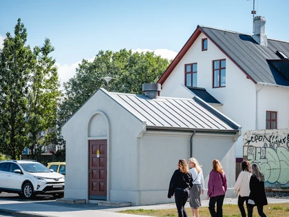 Hópur kvenna labbar